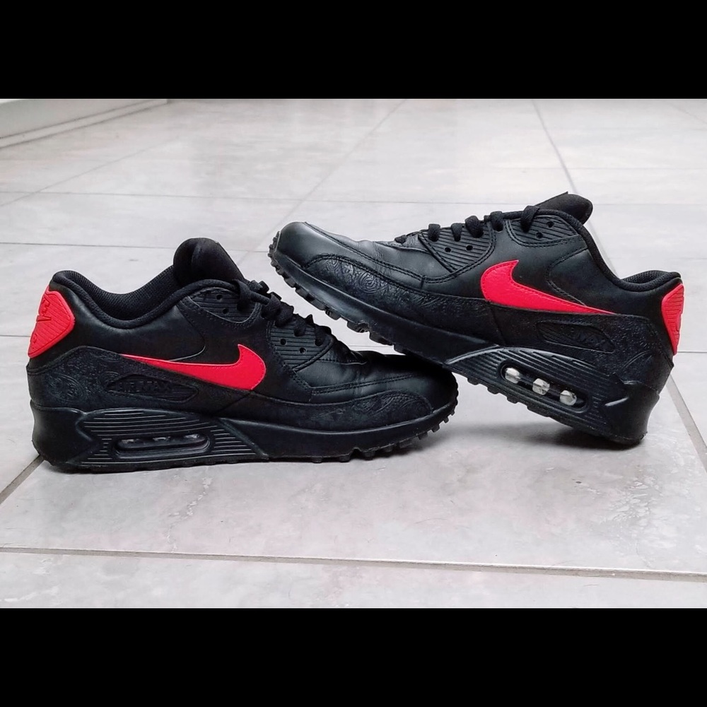 *SOLD* Nike Air Max 90’s paisley edition Size 10